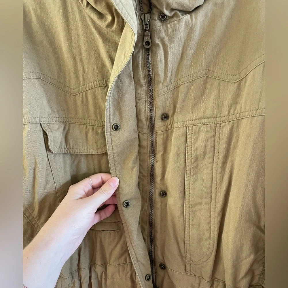 VINTAGE Columbia Sportswear Company 90s women’s tan jacket size Medium